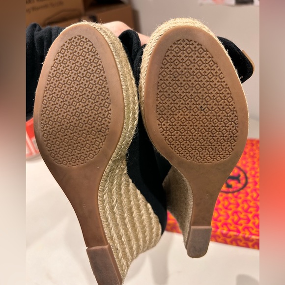 Authentic Tory Burch black espadrilles. With front bow - Picture 4 of 4